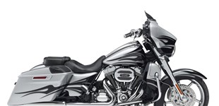 Harley-Davidson CVO Softail Deluxe FLSTNSE 2015 vs Harley-Davidson CVO Street Glide FLHXSE 2015