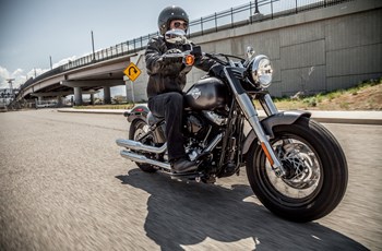 Harley-Davidson Softail Slim FLS 2015 - Bild 14 Harley-Davidson Softail Slim FLS 2015 - Bild 14
