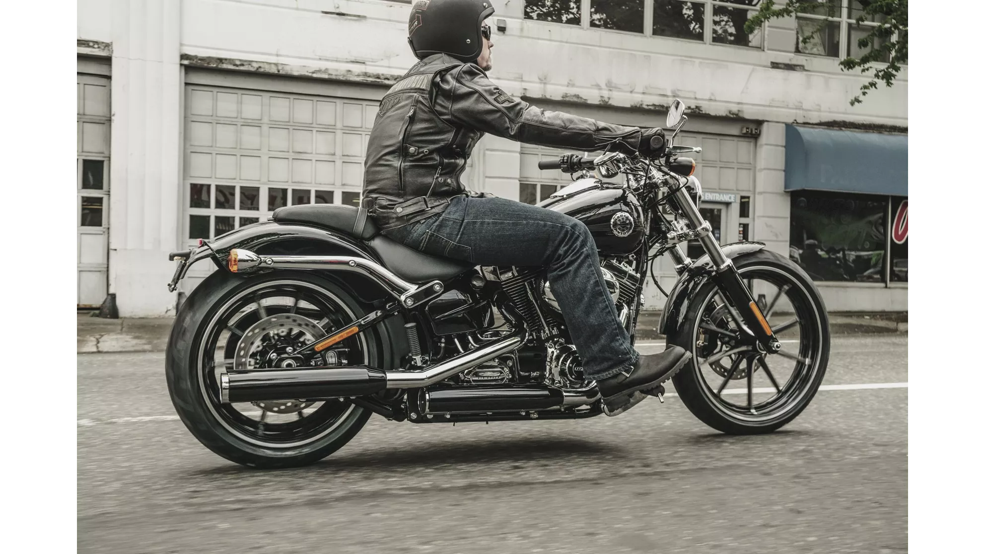 Harley-Davidson Softail Breakout FXSB - Image 2 Harley-Davidson Softail Breakout FXSB - Image 2