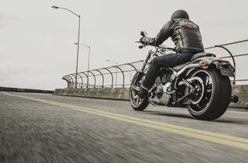 Harley-Davidson Softail Breakout FXSB 2015 - Bild 11