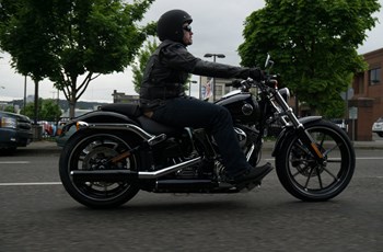 Harley-Davidson Softail Breakout FXSB 2015 - Bild 13