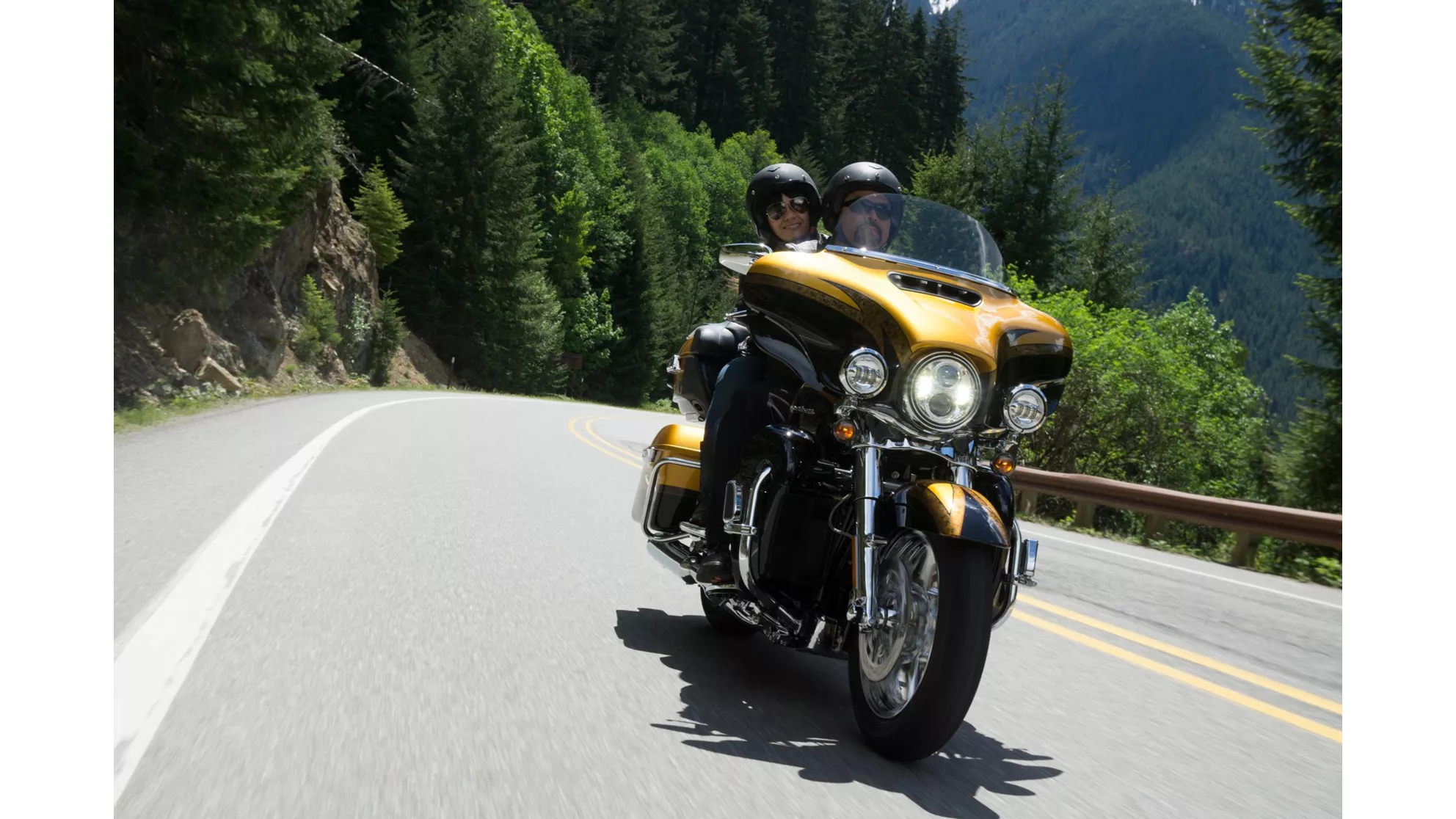 Harley-Davidson CVO Ultra Limited FLHTKSE - Image 3 Harley-Davidson CVO Ultra Limited FLHTKSE - Image 3