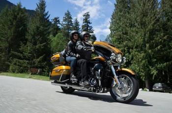 Harley-Davidson CVO Ultra Limited FLHTKSE 2015 - Bild 6