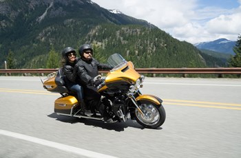 Harley-Davidson CVO Ultra Limited FLHTKSE 2015 - Bild 11