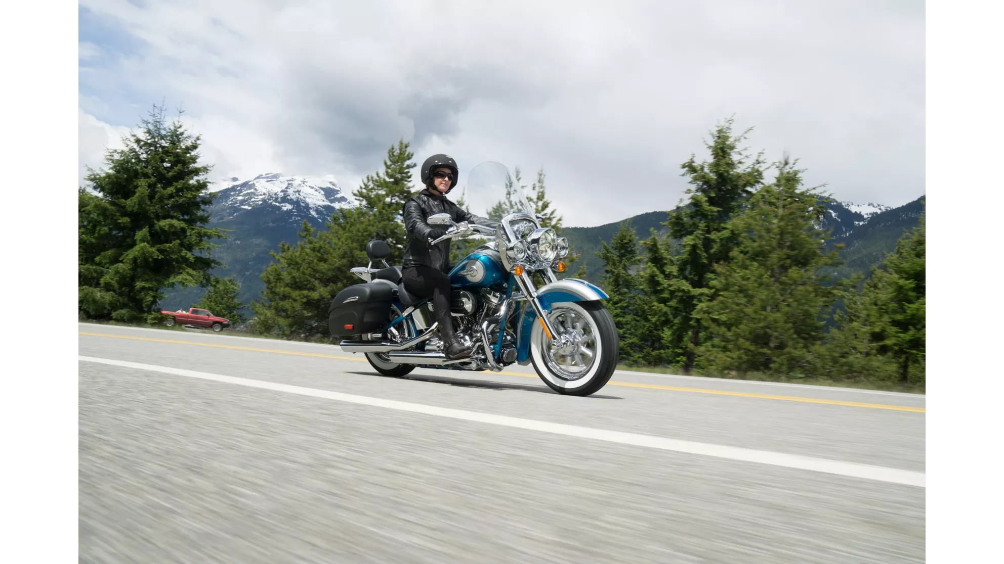 Harley-Davidson CVO Softail Deluxe FLSTNSE - Image 2 Harley-Davidson CVO Softail Deluxe FLSTNSE - Image 2