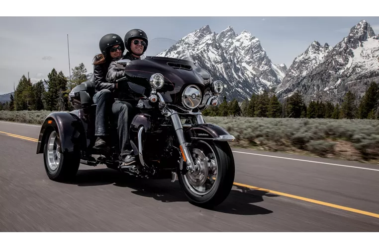Harley-Davidson Tri Glide Ultra Classic FLHTCUTG 2015 Harley-Davidson Tri Glide Ultra Classic FLHTCUTG 2015