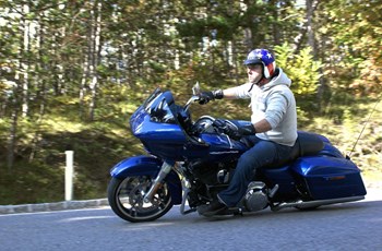 Harley-Davidson Touring Road Glide Special FLTRXS 2015 - Bild 17 Harley-Davidson Touring Road Glide Special FLTRXS 2015 - Bild 17