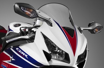 Honda CBR1000RR Fireblade 2015 - Bild 3 Honda CBR1000RR Fireblade 2015 - Bild 3