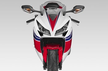 Honda CBR1000RR Fireblade 2015 - Bild 8 Honda CBR1000RR Fireblade 2015 - Bild 8