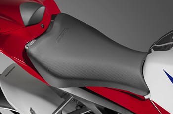 Honda CBR1000RR Fireblade 2015 - Bild 19 Honda CBR1000RR Fireblade 2015 - Bild 19