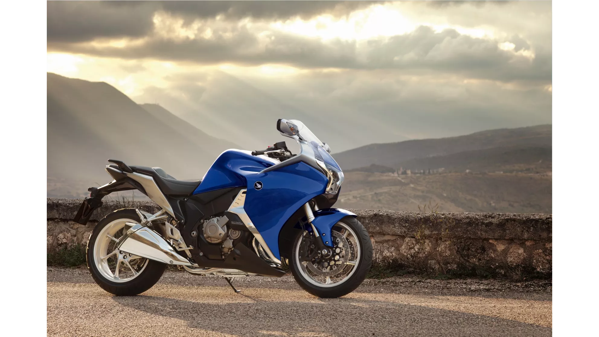 Honda VFR 1200 F - Image 7 Honda VFR 1200 F - Image 7