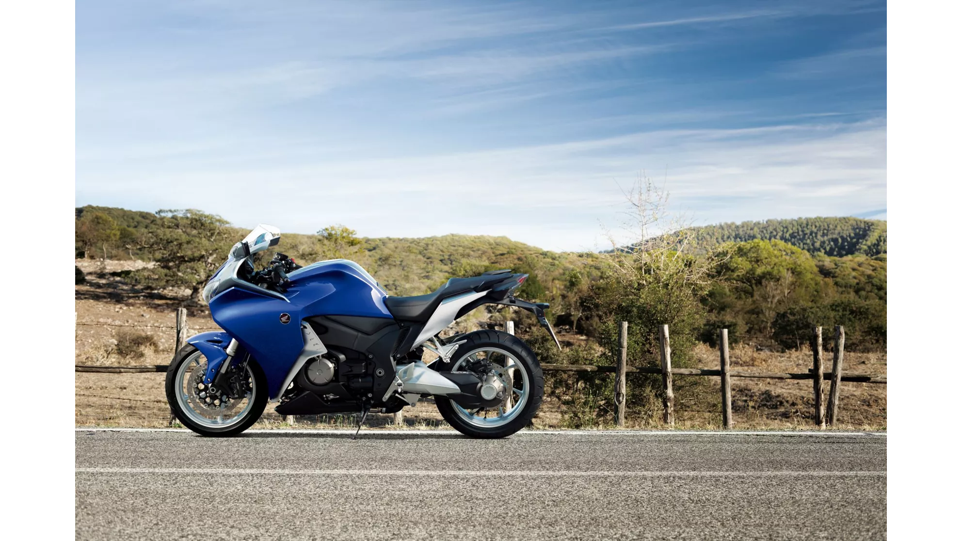 Honda VFR 1200 F - Image 8 Honda VFR 1200 F - Image 8