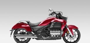 Yamaha XV 1600 Wild Star 2005 vs Honda Gold Wing F6C 2015