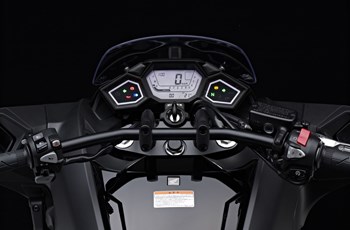 Honda NM4 Vultus 2015 - Bild 4 Honda NM4 Vultus 2015 - Bild 4