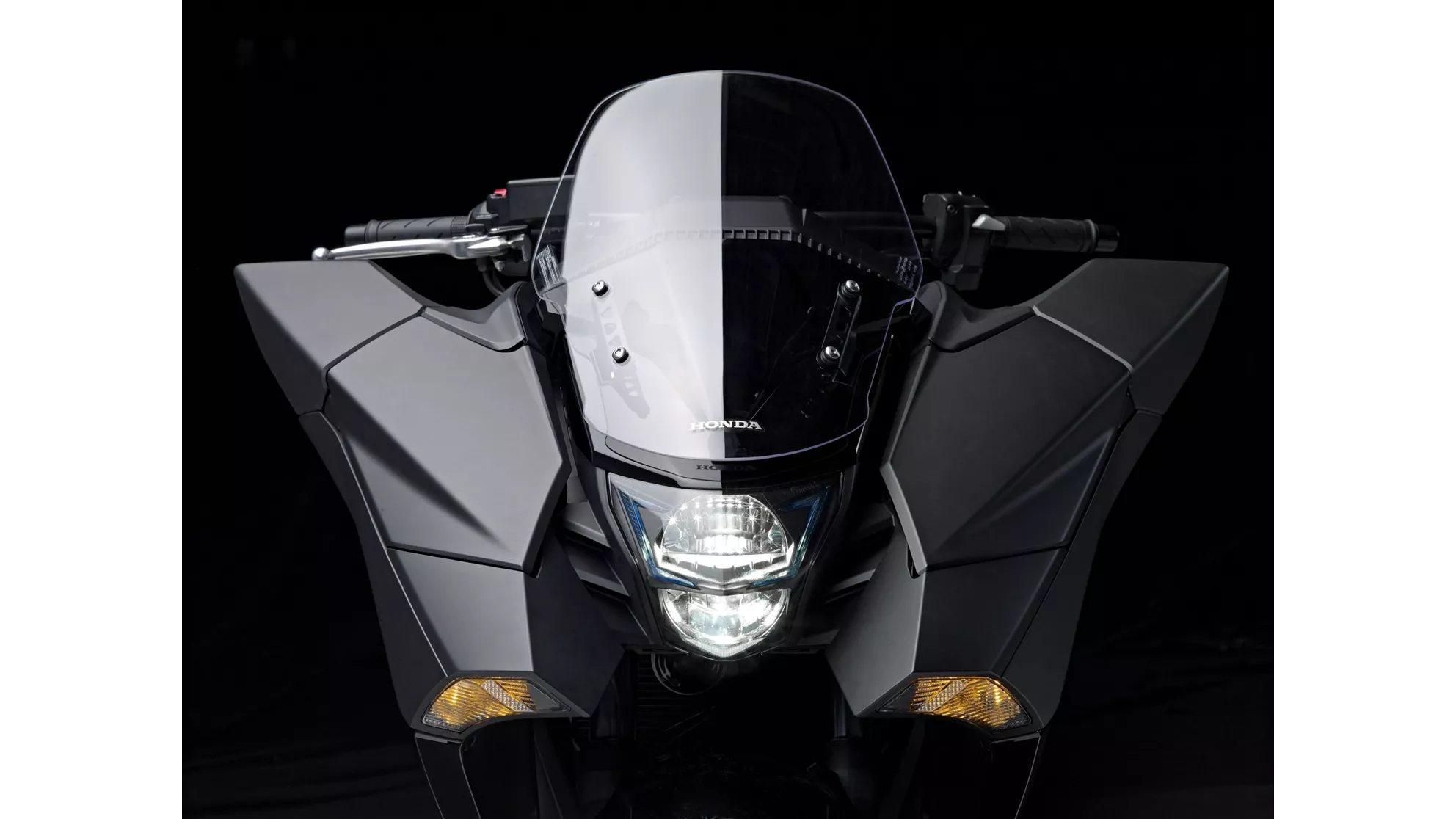 Honda NM4 Vultus - Image 15 Honda NM4 Vultus - Image 15