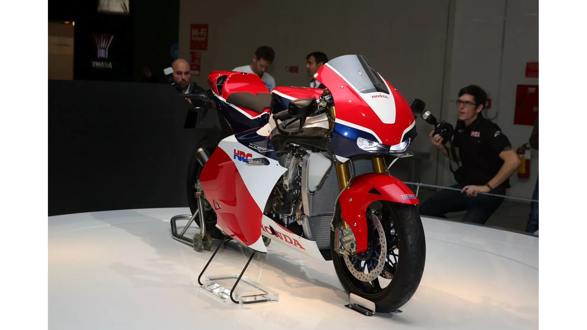 Honda RC 213 V-S - Image 13 Honda RC 213 V-S - Image 13