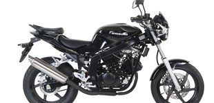 Hyosung GT 125 Naked 2017 vs Hyosung GT 125 Naked 2015