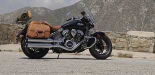 Indian Scout 2015 vs Harley-Davidson Street Glide FLHX 2007