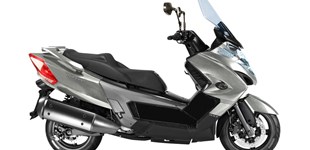 Malaguti Spidermax GT 500 2005 vs Kymco Myroad 700i 2015