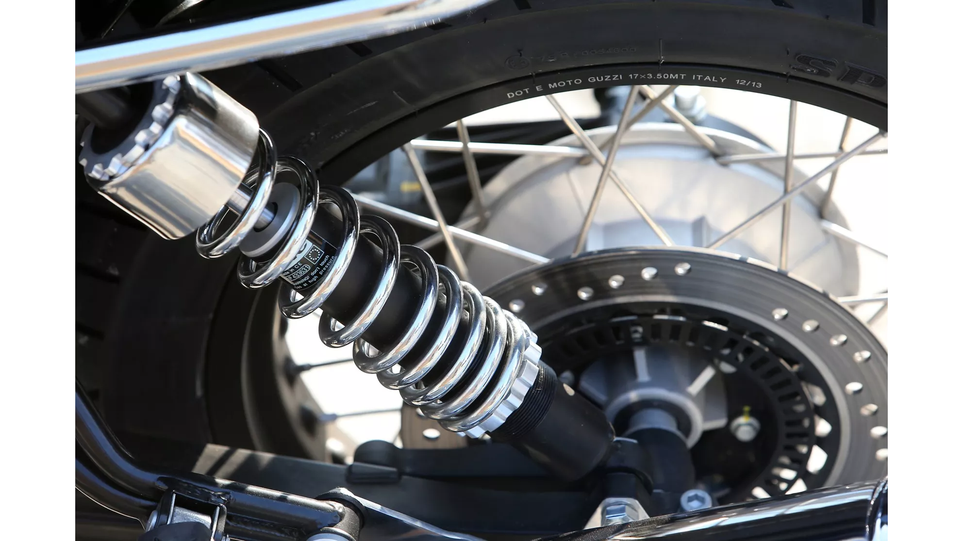 Moto Guzzi V7 II Special - Image 4 Moto Guzzi V7 II Special - Image 4