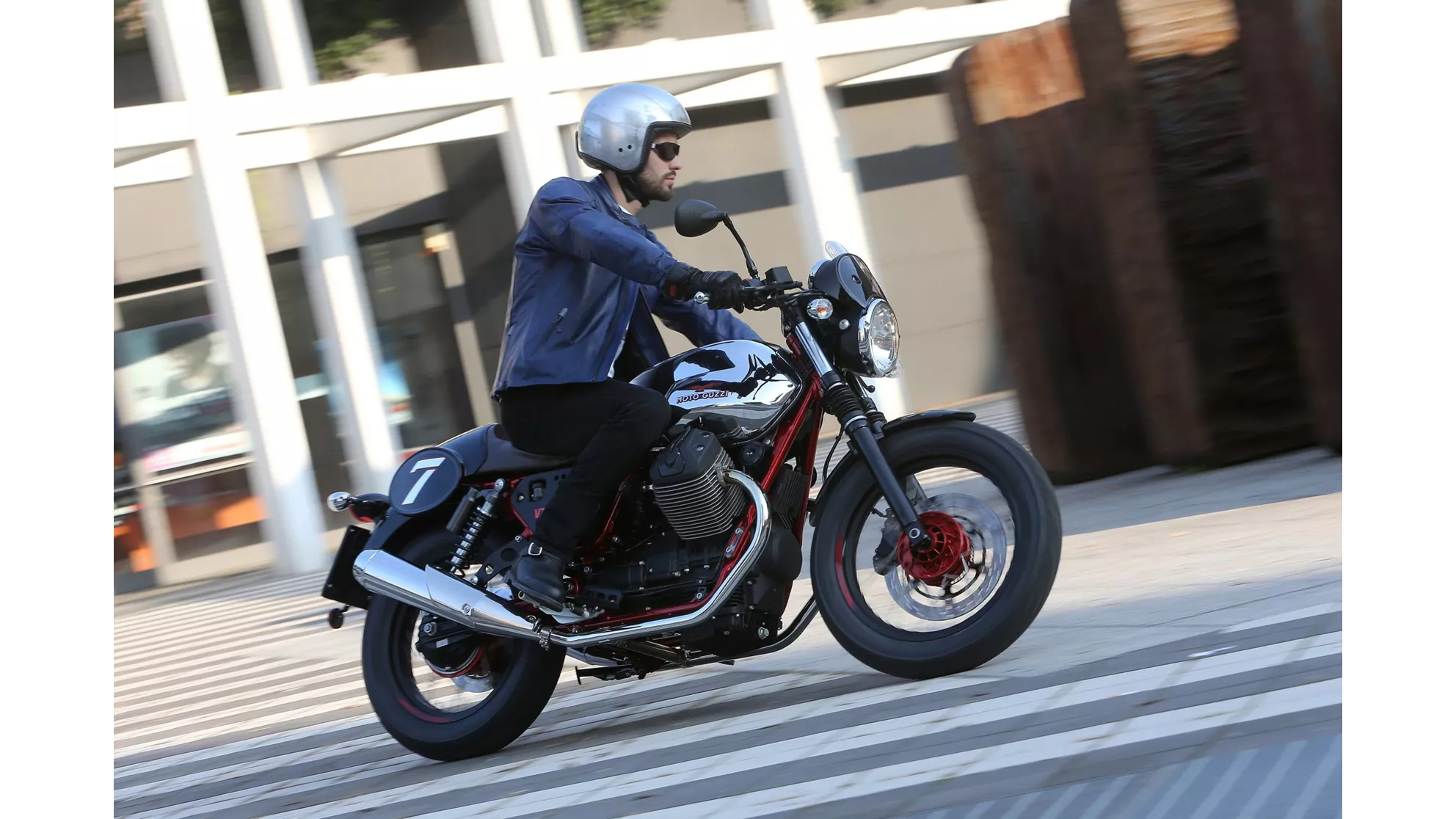 Moto Guzzi V7 II Racer - Image 9 Moto Guzzi V7 II Racer - Image 9