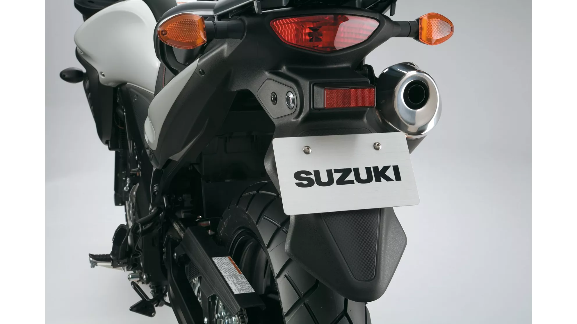 Suzuki V-Strom 650 - Image 2 Suzuki V-Strom 650 - Image 2