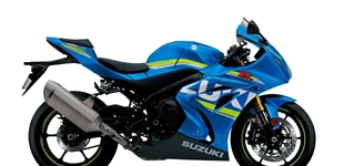 BMW R 1200 GS Adventure 2018 vs Suzuki GSX-R 1000 2015 BMW R 1200 GS Adventure 2018 vs Suzuki GSX-R 1000 2015