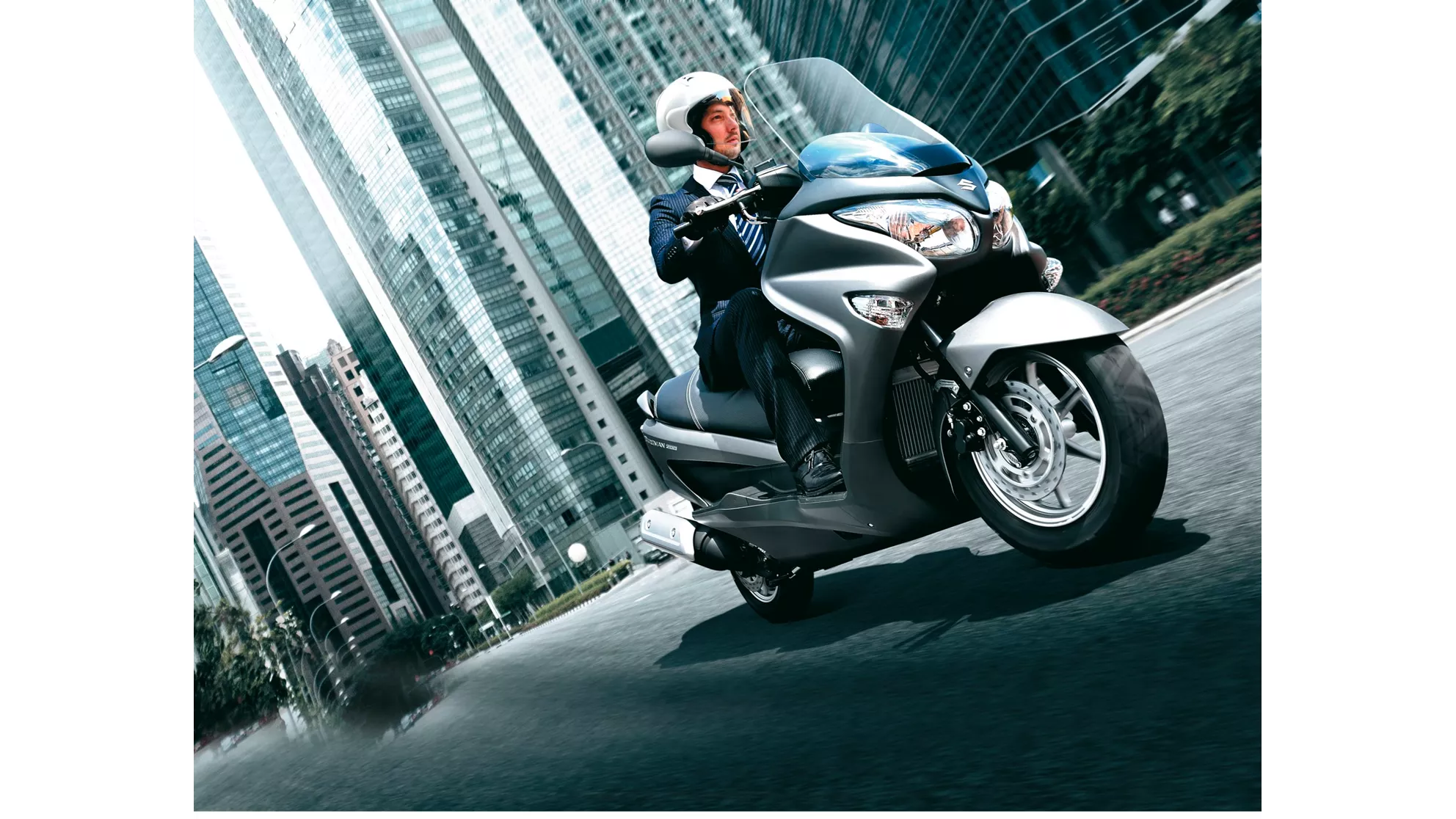 Suzuki Burgman 200 - Image 1 Suzuki Burgman 200 - Image 1