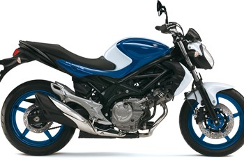 Suzuki SFV 650 Gladius 2015 - Bild 4 Suzuki SFV 650 Gladius 2015 - Bild 4
