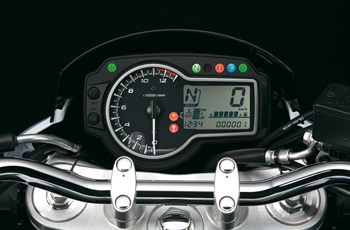 Suzuki GSR 750 2015 - Bild 11 Suzuki GSR 750 2015 - Bild 11