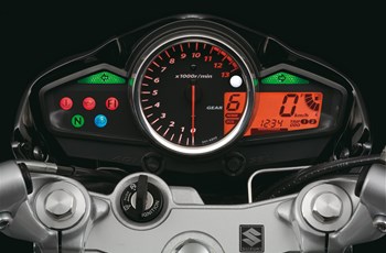 Suzuki GW250 Inazuma 2015 - Bild 14