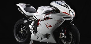 MV Agusta F4 R 2015 vs BMW S 1000 R 2015
