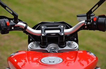 MV Agusta Rivale 800 2015 - Bild 5 MV Agusta Rivale 800 2015 - Bild 5