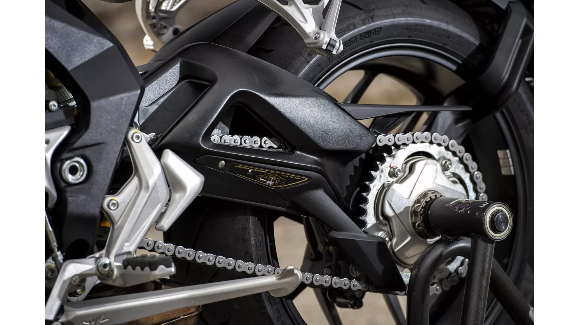 MV Agusta Rivale 800 - Image 4 MV Agusta Rivale 800 - Image 4