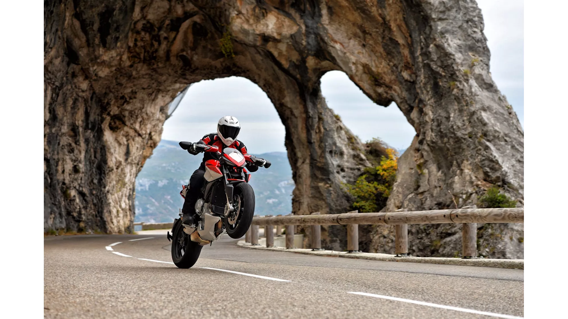 MV Agusta Rivale 800 - Image 6 MV Agusta Rivale 800 - Image 6