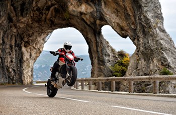 MV Agusta Rivale 800 2015 - Bild 8 MV Agusta Rivale 800 2015 - Bild 8
