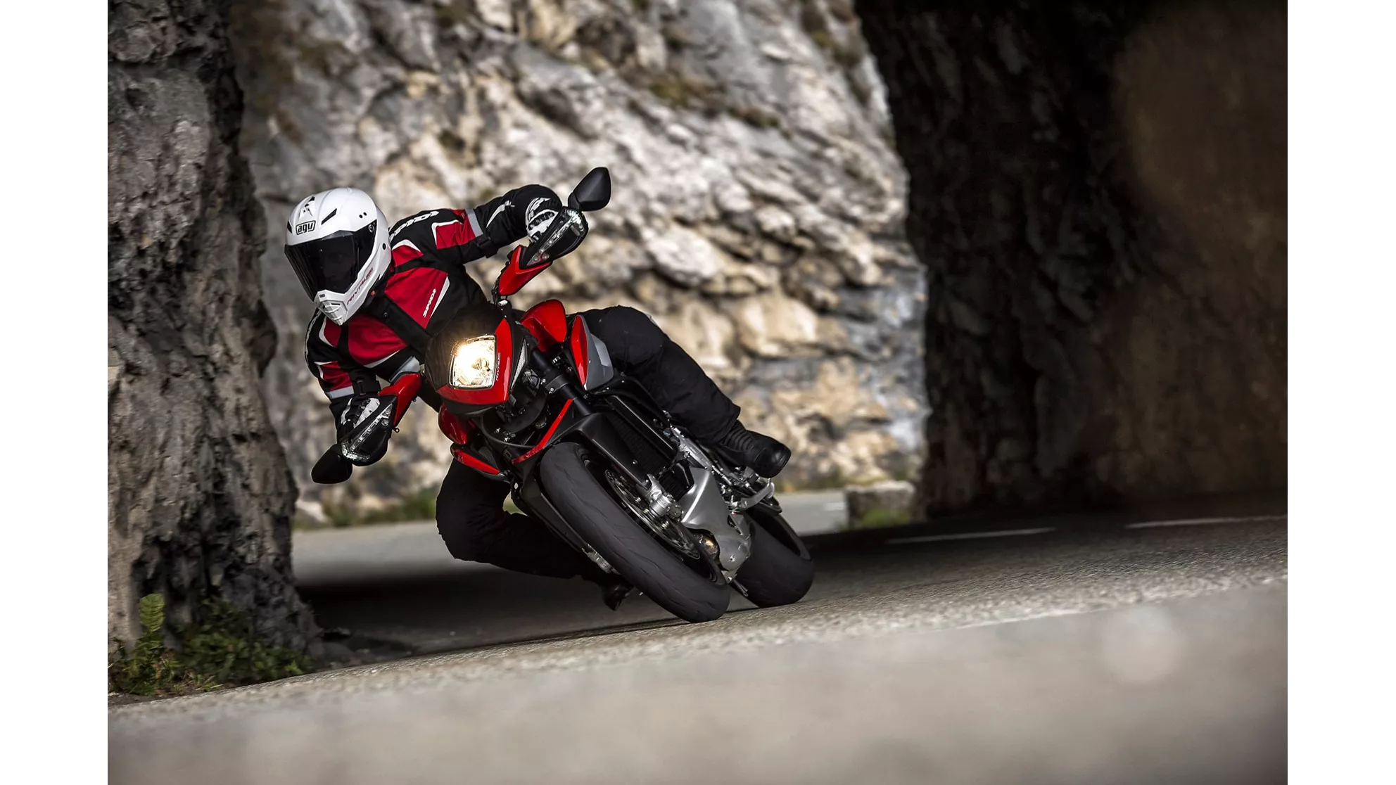 MV Agusta Rivale 800 - Image 7 MV Agusta Rivale 800 - Image 7