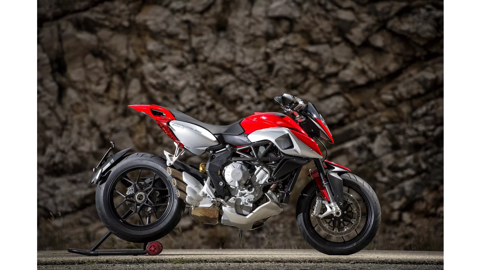 MV Agusta Rivale 800 - Image 15 MV Agusta Rivale 800 - Image 15