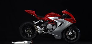 MV Agusta F3 800 2015 vs Benelli Tornado 1130 2009