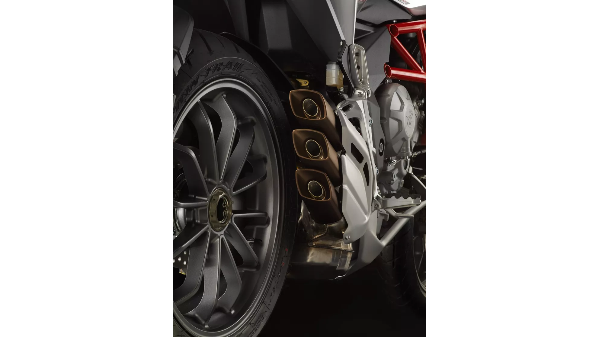 MV Agusta Turismo Veloce 800 - Image 3 MV Agusta Turismo Veloce 800 - Image 3
