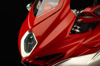 MV Agusta Turismo Veloce 800 2015 - Bild 9