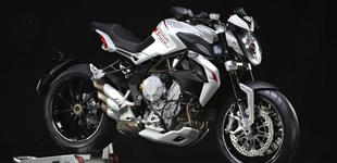 MV Agusta Dragster 800 2015 vs MV Agusta Dragster 800 2018