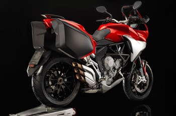 MV Agusta Turismo Veloce 800 Lusso 2015 - Bild 4