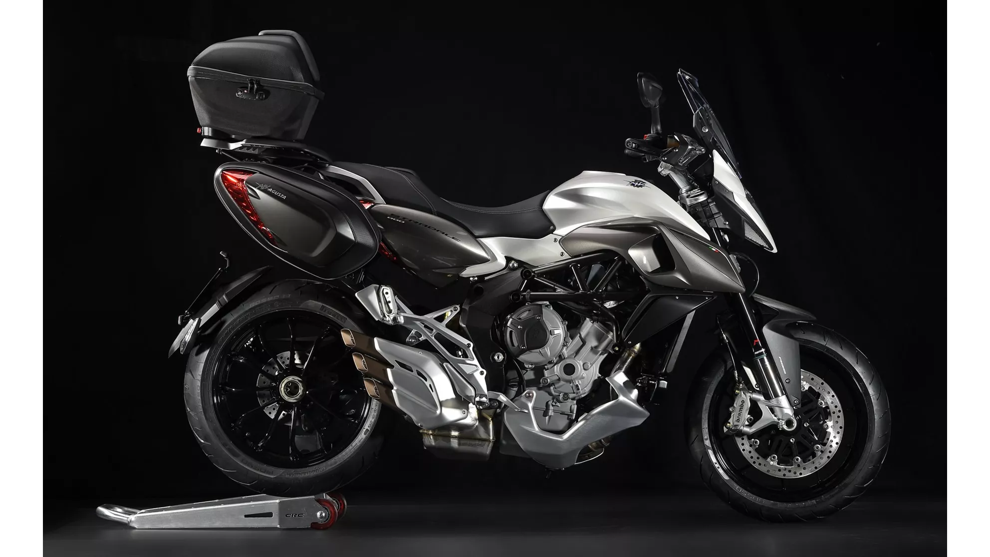 MV Agusta Stradale 800 - Image 9 MV Agusta Stradale 800 - Image 9