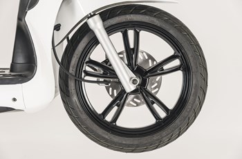 Peugeot Tweet 125 2015 - Bild 4 Peugeot Tweet 125 2015 - Bild 4