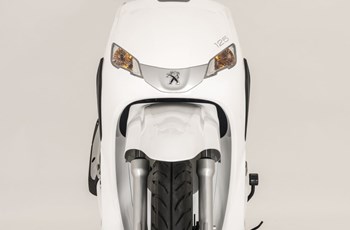 Peugeot Tweet 125 2015 - Bild 8 Peugeot Tweet 125 2015 - Bild 8