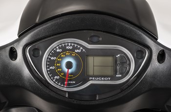 Peugeot Tweet 125 2015 - Bild 18 Peugeot Tweet 125 2015 - Bild 18