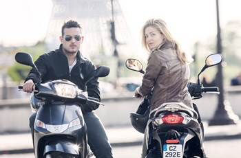 Peugeot Tweet 125 2015 - Bild 21 Peugeot Tweet 125 2015 - Bild 21