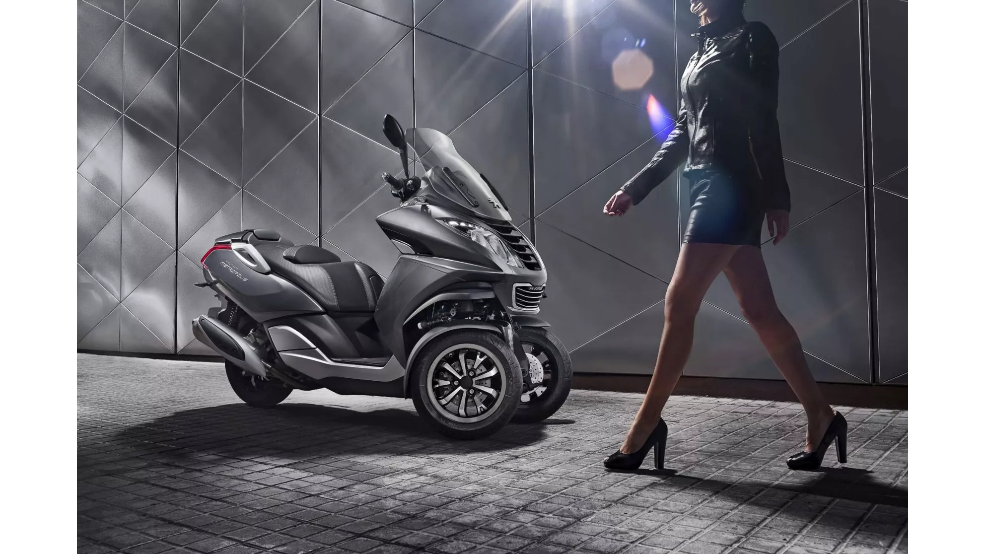 Peugeot Metropolis 400 - Image 1 Peugeot Metropolis 400 - Image 1