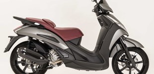 Honda SH300i 2016 vs Peugeot Geopolis 300 Evoution 2015